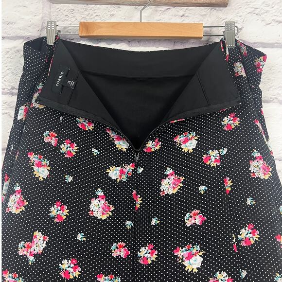 Torrid Womens 2X Feminine Romantic Boho Whimsigoth Floral Polka Dot Hi-Lo Skirt - Picture 5 of 11